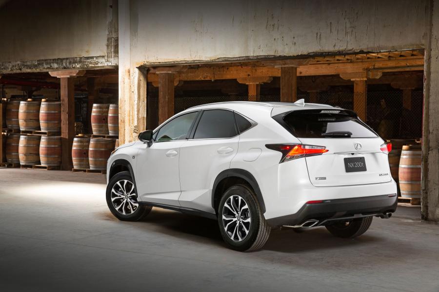 Lexus NX200t F-Sport 2014 года  (фото 31 из 84)